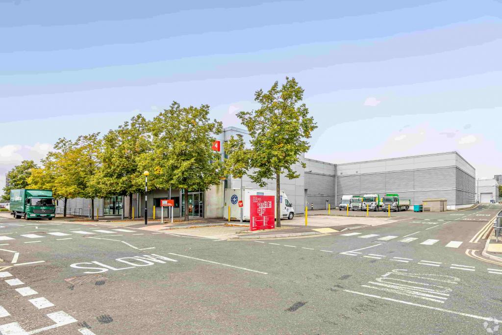 160 Bidder St - Industrial Warehouse Space for Rent, Canning Town, London E16 4ES