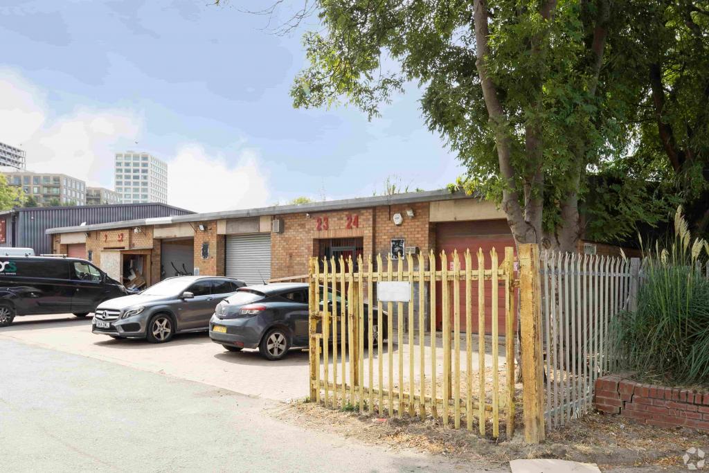22-28 Bradfield Rd - Industrial Warehouse Space for Rent, Newham, London E16 2AU
