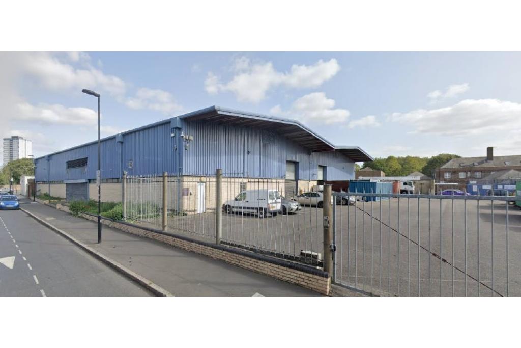 41 Butchers Rd - Industrial Warehouse Space for Rent, Canning Town, London E16 1PW