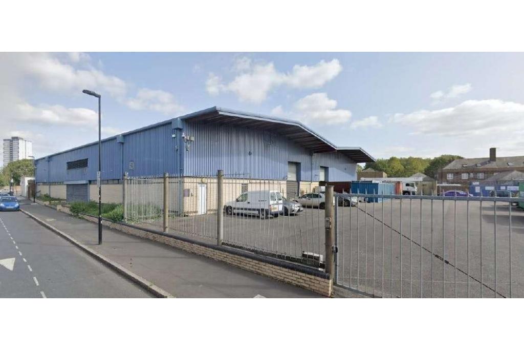 41 Butchers Rd - Industrial Warehouse Space for Rent, Canning Town, London E16 1PW