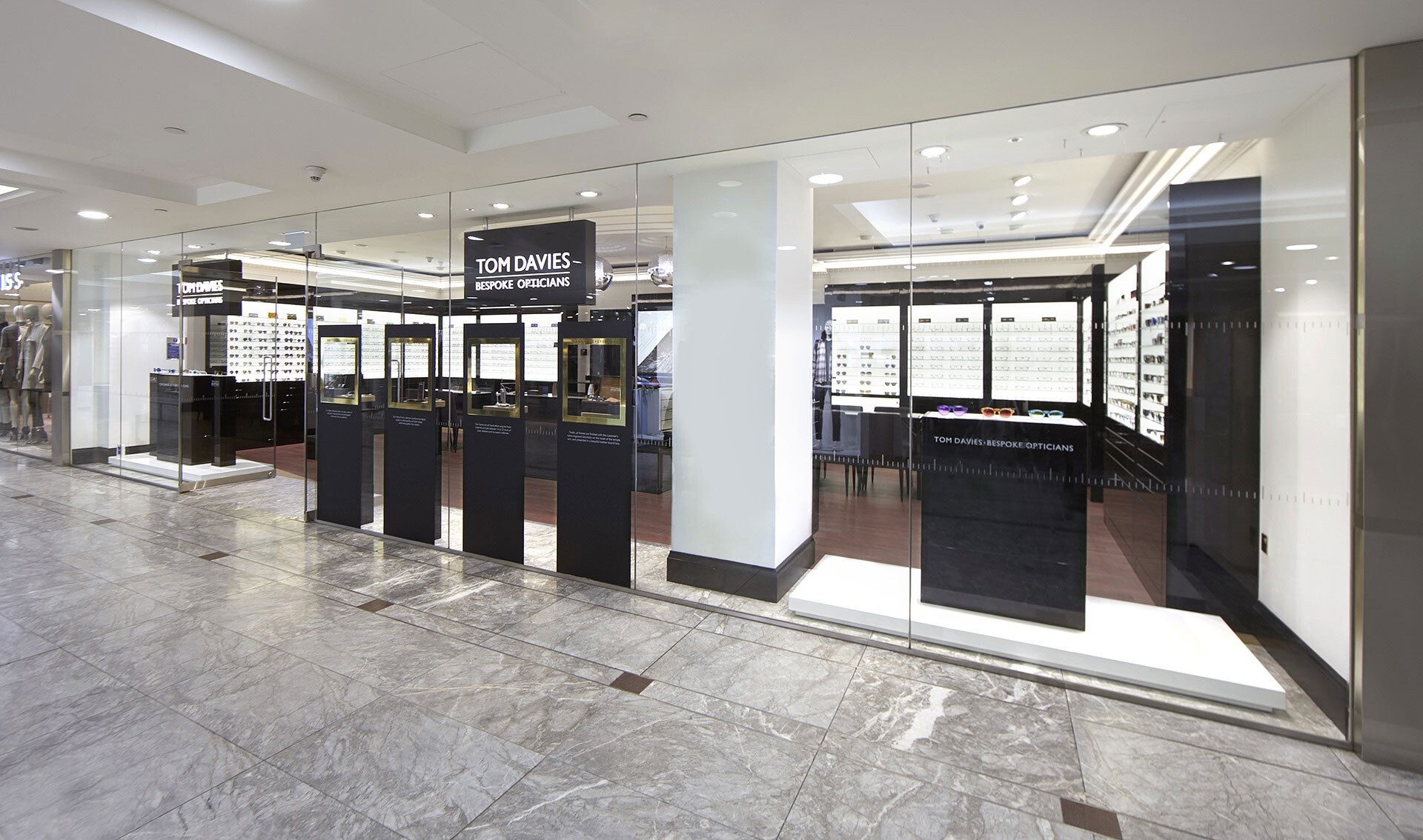 15 Cabot Sq - Retail Unit to Let, Canary Wharf, London E14 4Q
