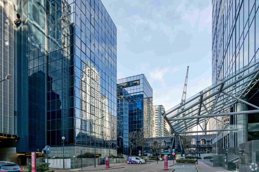 LD8 London IBX® Data Center - Data Centre, Canary Wharf, London E14 9JY