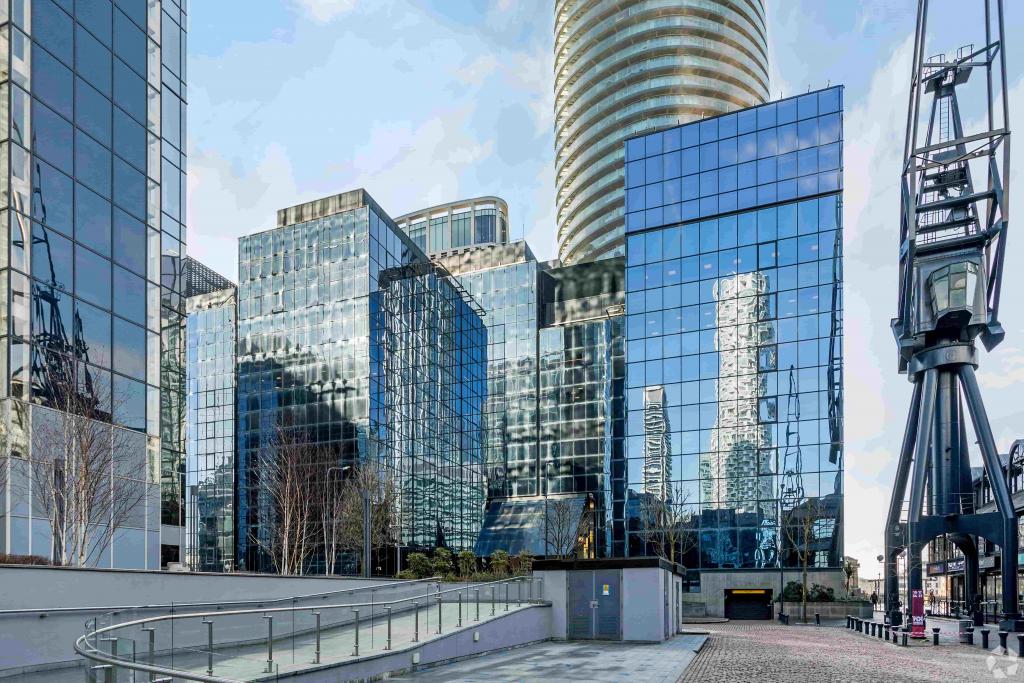 LD8 London IBX® Data Center - Data Centre, Canary Wharf, London E14 9JY