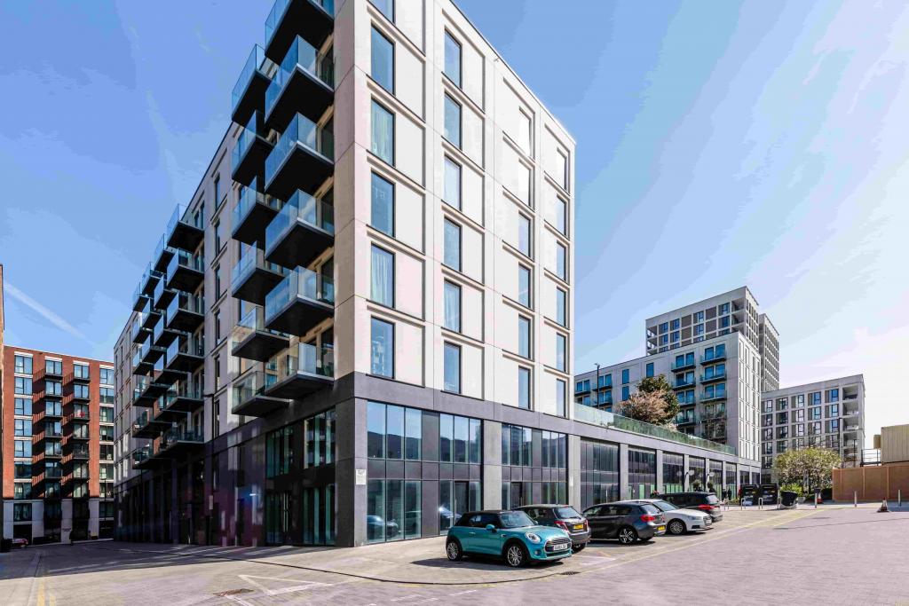 11 Schooner Road - Shopfront Retail/Residential Unit, Silvertown, London E16 2PT
