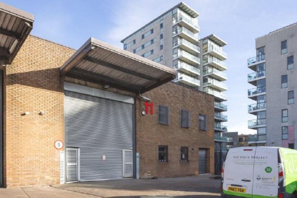 Thomas Rd - Thomas Trade Centre Warehouse, London E14 7BN