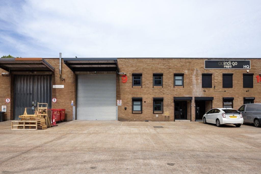 Thomas Rd - Thomas Trade Centre Warehouse, London E14 7BN