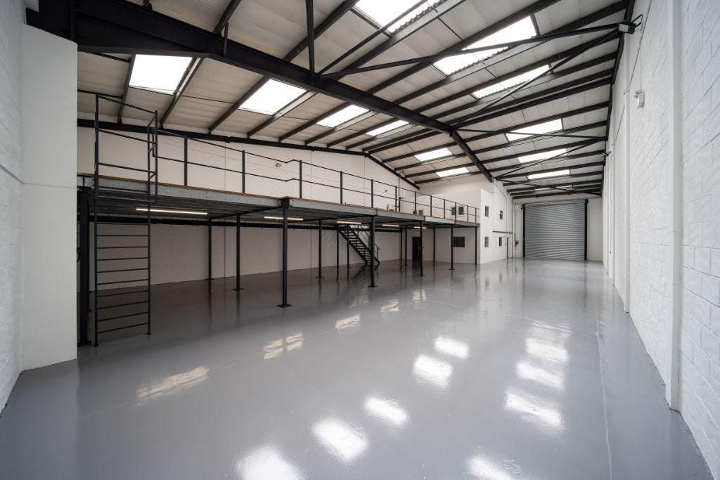 Thomas Rd - Thomas Trade Centre Warehouse, London E14 7BN