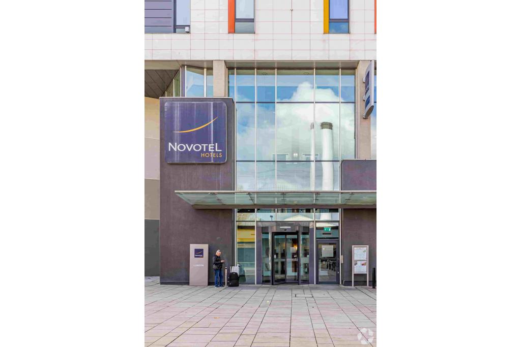 Novotel London Excel - Hotel & Retail Opportunity, 7 Western Gateway, London E16 1AA