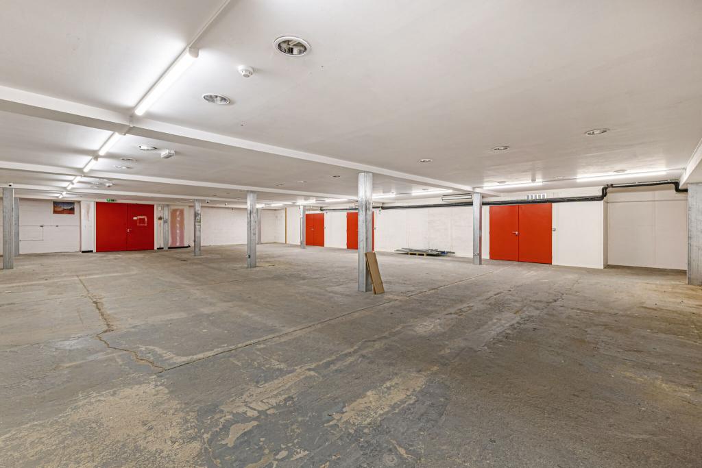 37 Linford Street - Industrial Warehouse Unit, Wandsworth, London SW8 4UP