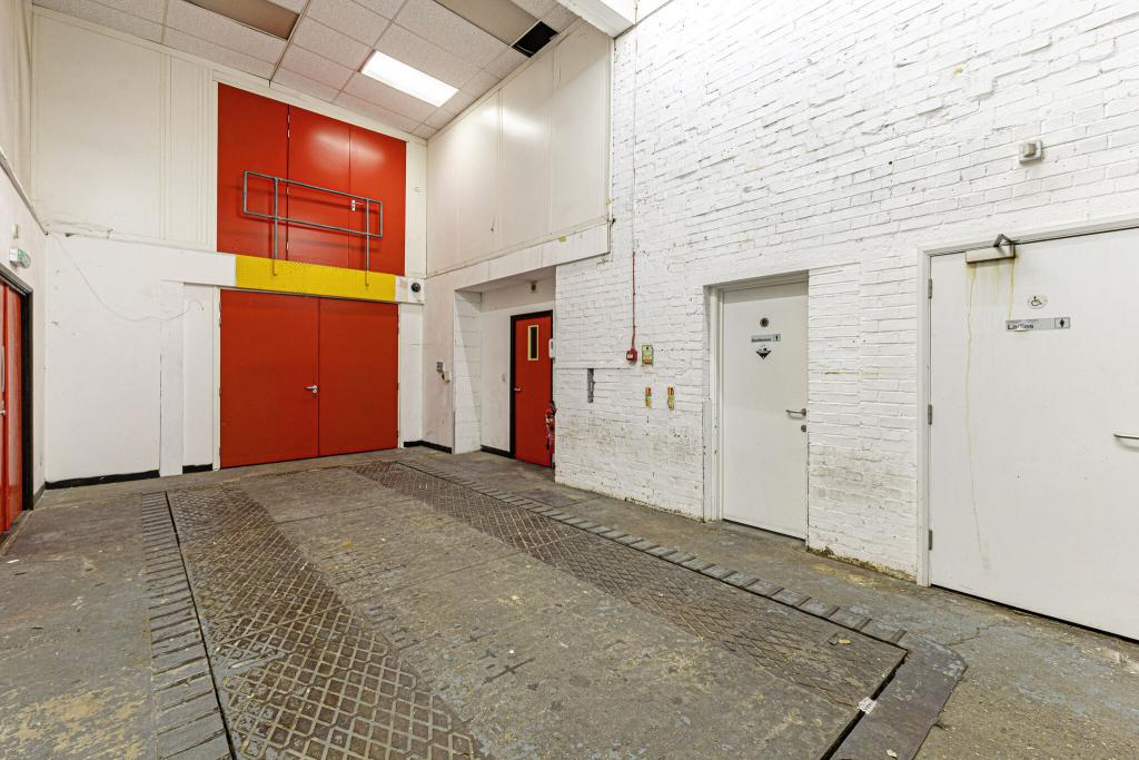 37 Linford Street - Industrial Warehouse Unit, Wandsworth, London SW8 4UP