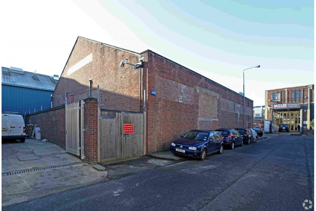 37 Linford Street - Industrial Warehouse Unit, Wandsworth, London SW8 4UP