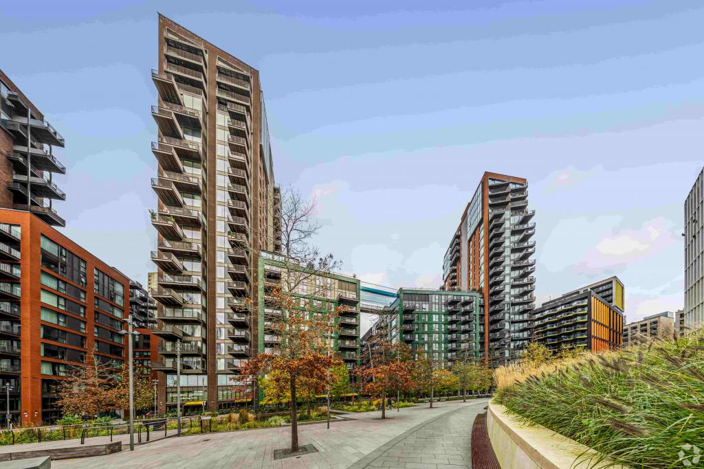 Viaduct Gardens-Embassy Gardens Legacy 2-Shopfront Retail/Residential Unit, London