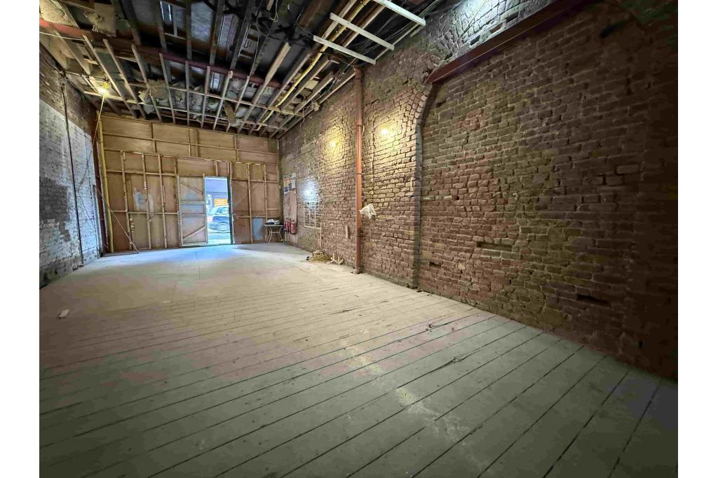 107 Westbourne Grove - Shopfront Retail/Residential, London W2 4UW
