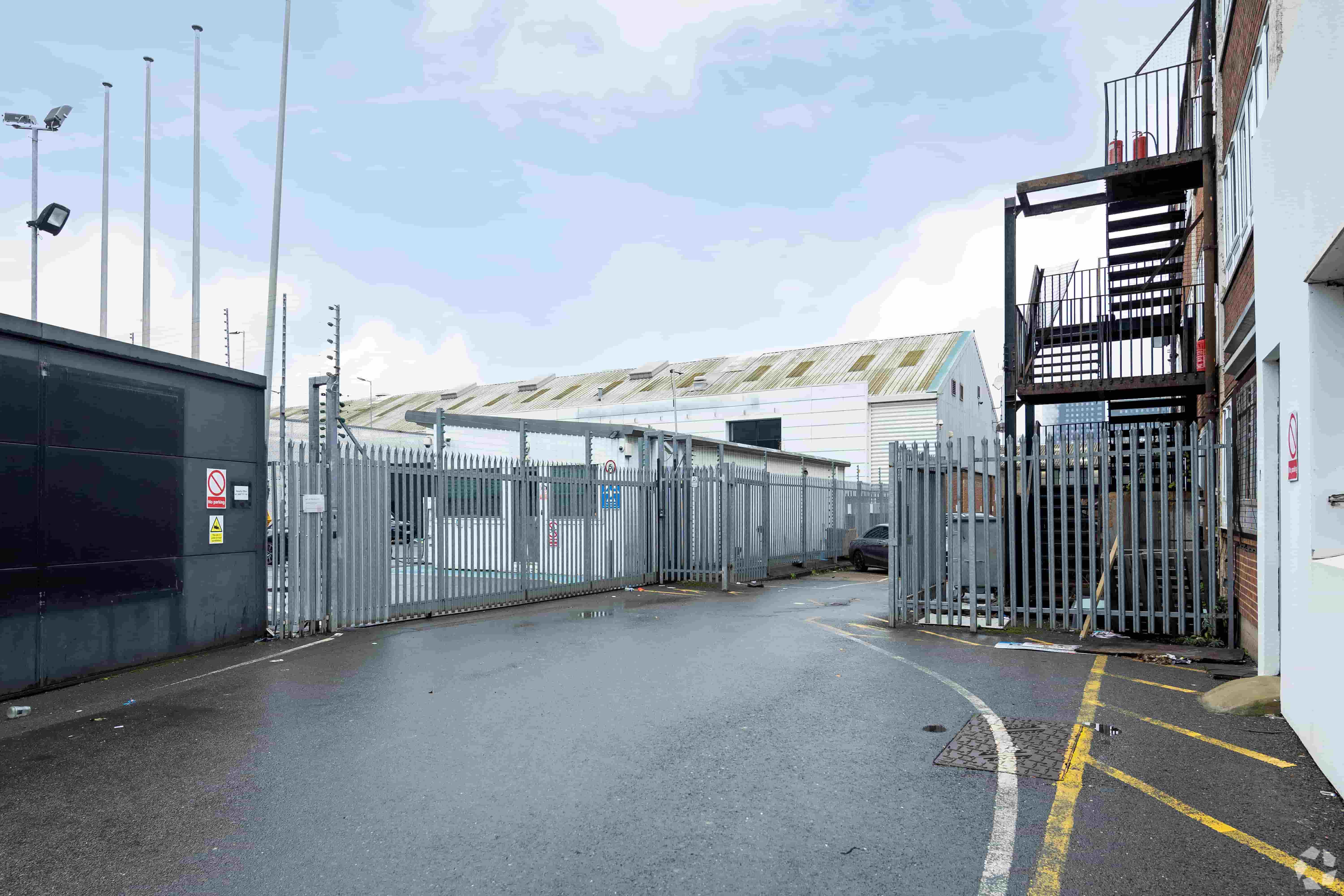 102-104 Stewarts Rd - Industrial Service Unit, Battersea, London SW8 4UG