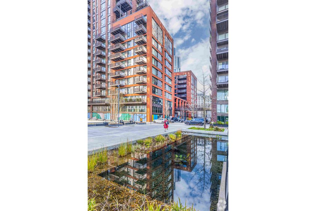 Viaduct Gardens - Embassy Gardens - Legacy 3 - Retail Unit, London, London SW8 5BL