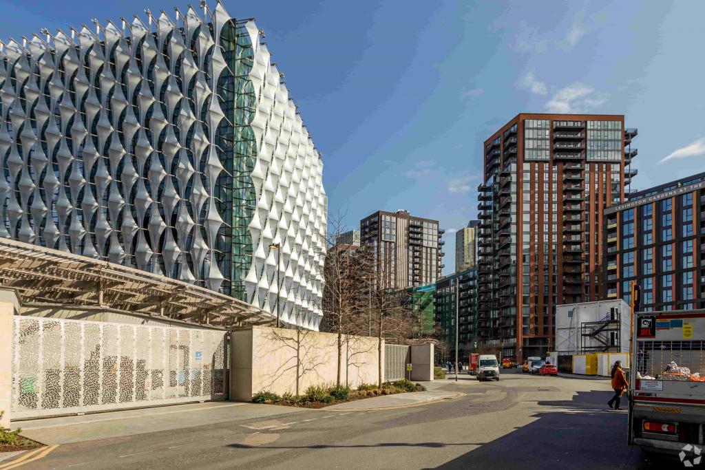 Viaduct Gardens - Embassy Gardens - Legacy 3 - Retail Unit, London, London SW8 5BL