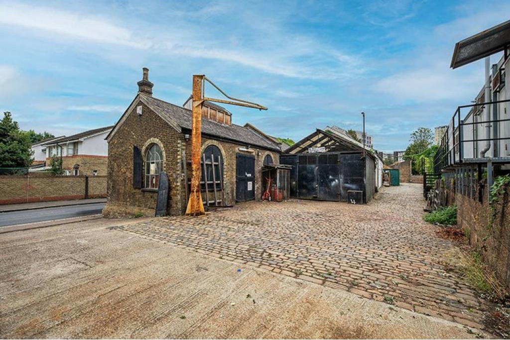 St. James's Rd - The Old Southern Forge Industrial Unit, London SE1 5US