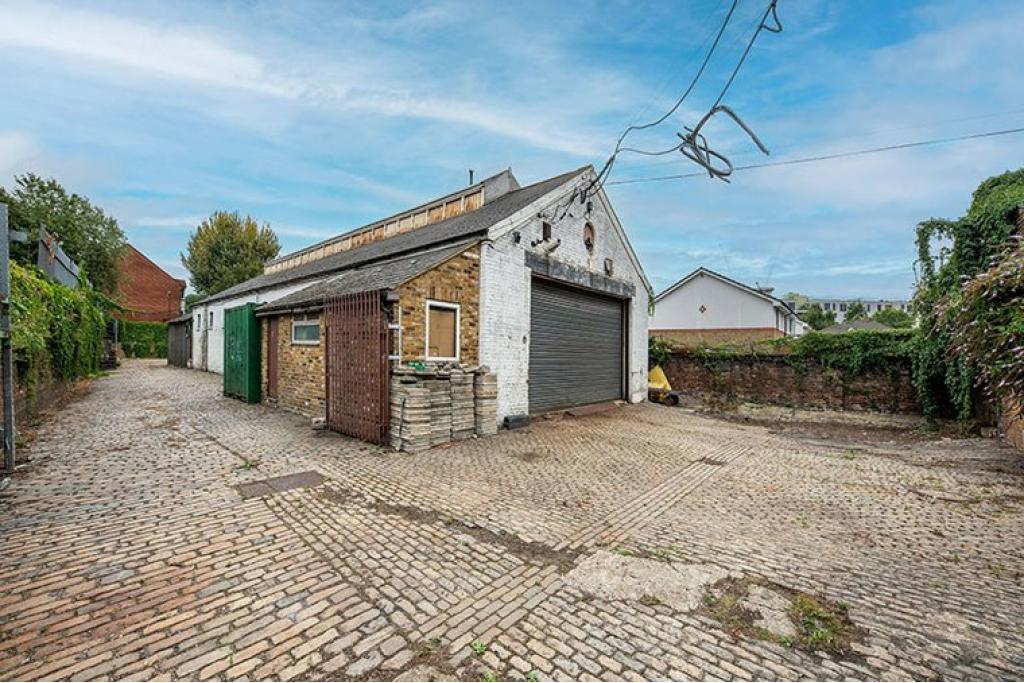 St. James's Rd - The Old Southern Forge Industrial Unit, London SE1 5US