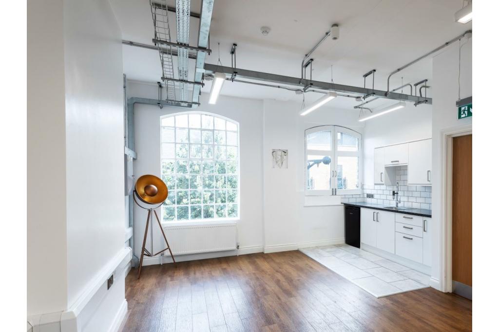 206-216 Tower Bridge Rd - Shopfront Retail/Office, Southwark, London SE1 2UP
