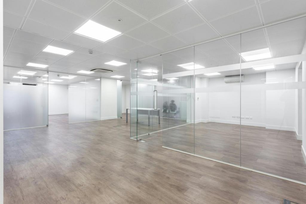 10 Wandsworth Rd - Phoenix House Retail Unit, St George Wharf, London SW8 2LL