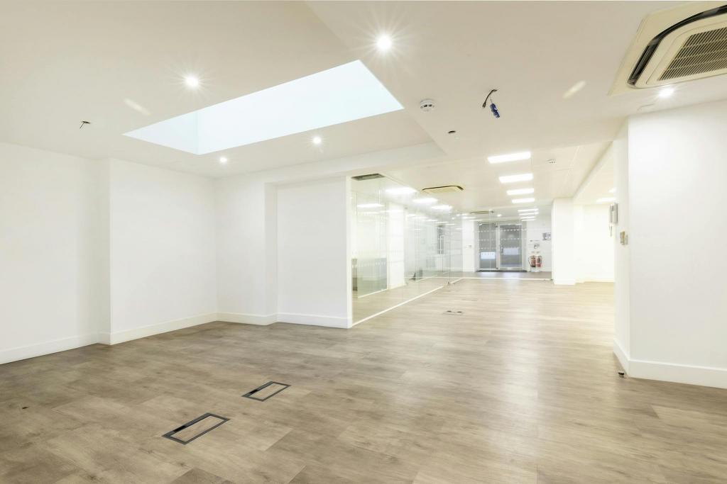10 Wandsworth Rd - Phoenix House Retail Unit, St George Wharf, London SW8 2LL