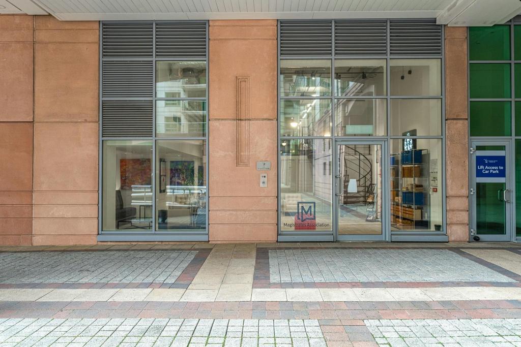 10 Wandsworth Rd - Phoenix House Retail Unit, St George Wharf, London SW8 2LL