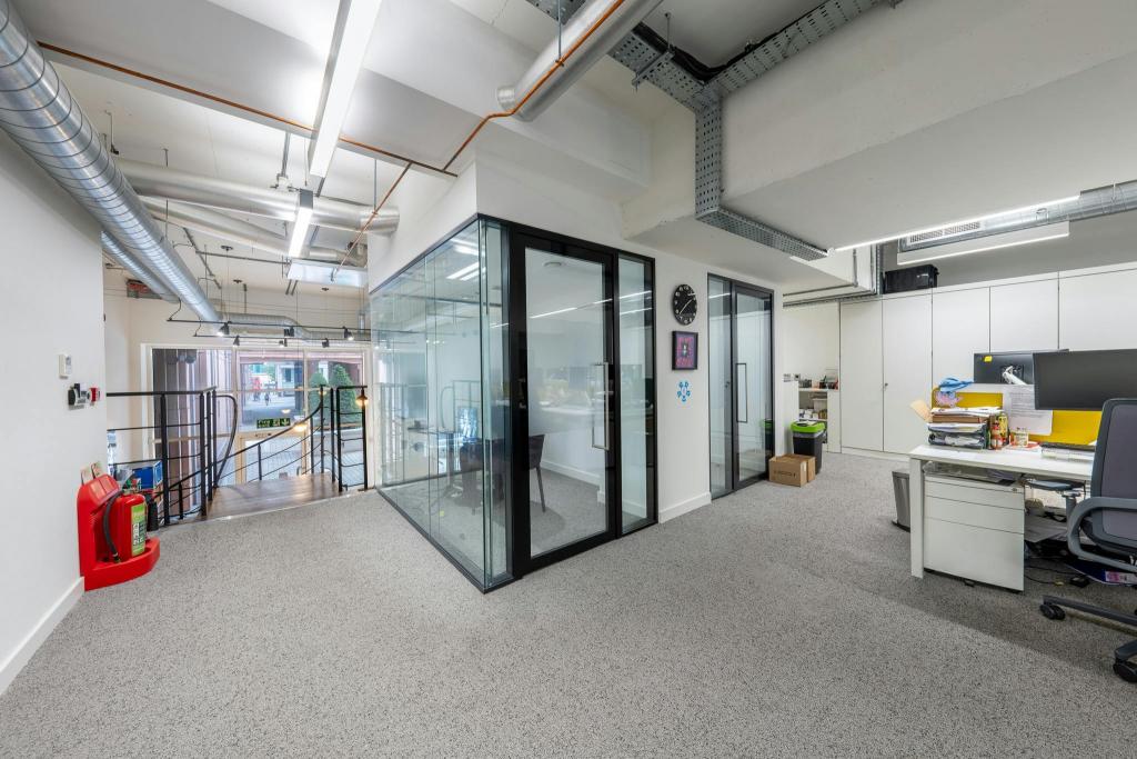 10 Wandsworth Rd - Phoenix House Retail Unit, St George Wharf, London SW8 2LL