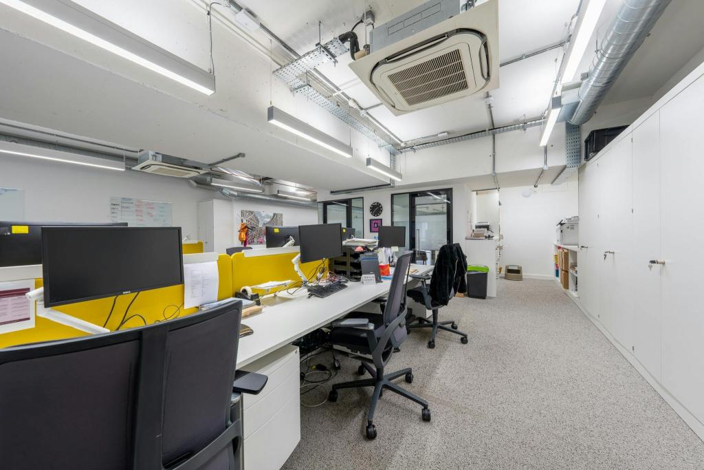 10 Wandsworth Rd - Phoenix House Retail Unit, St George Wharf, London SW8 2LL