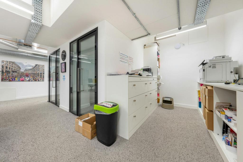 10 Wandsworth Rd - Phoenix House Retail Unit, St George Wharf, London SW8 2LL