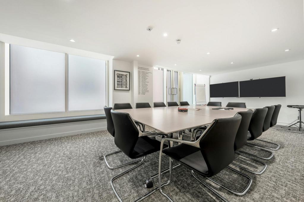 10 Wandsworth Rd - Phoenix House Retail Unit, St George Wharf, London SW8 2LL
