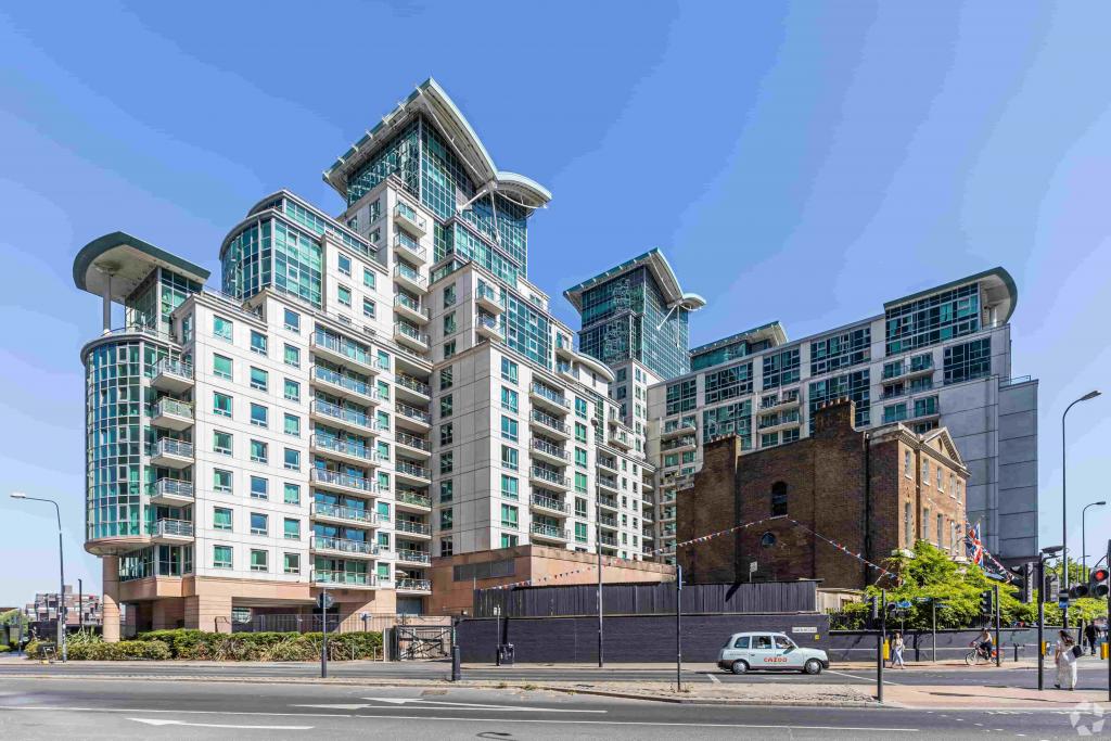 10 Wandsworth Rd - Phoenix House Retail Unit, St George Wharf, London SW8 2LL
