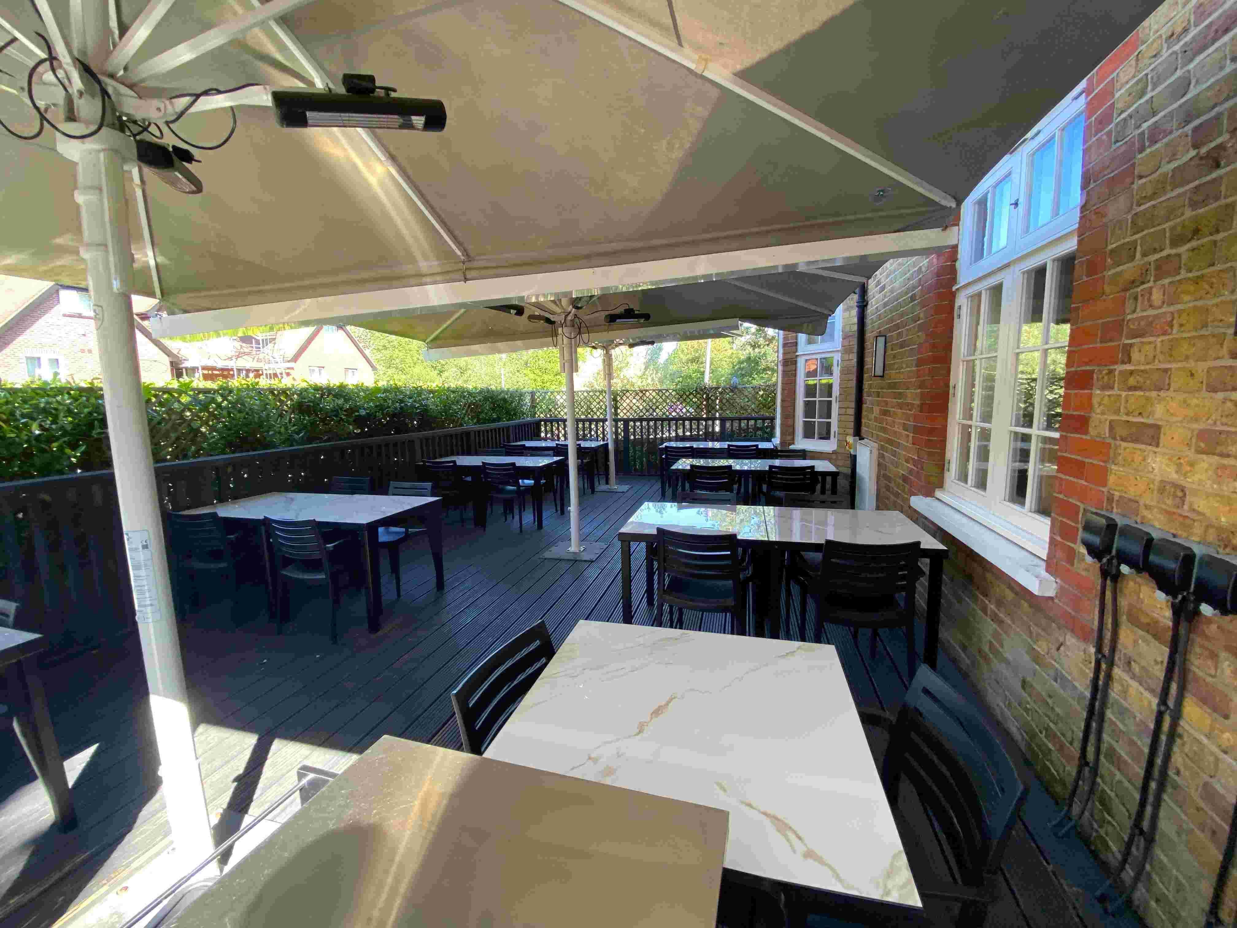 142 London Rd - Restaurant & Retail Property for Rent, Radlett, Hertfordshire WD7 9BT