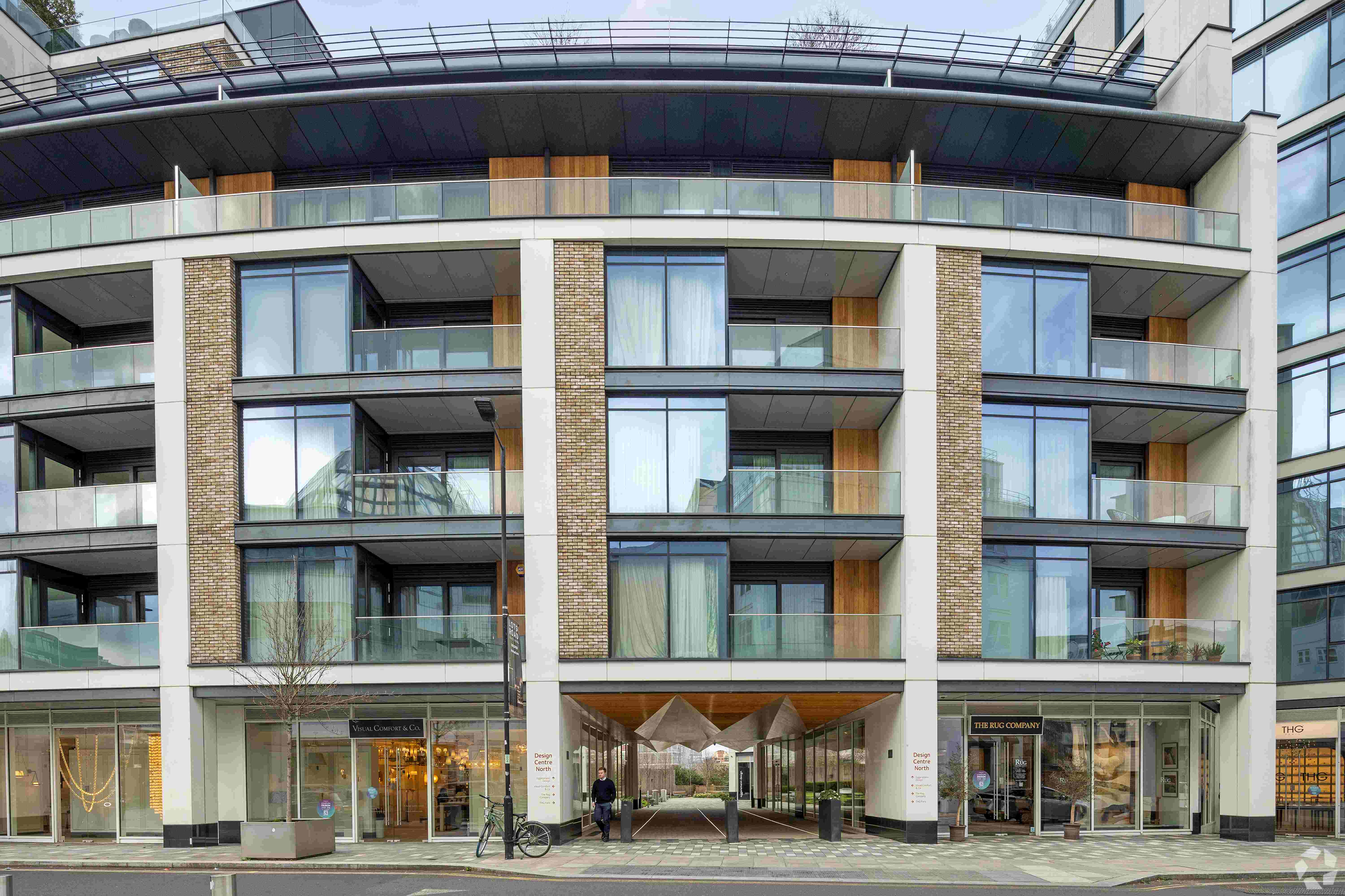 Harbour Ave - Chelsea Harbour Retail Space, London SW10 0XE
