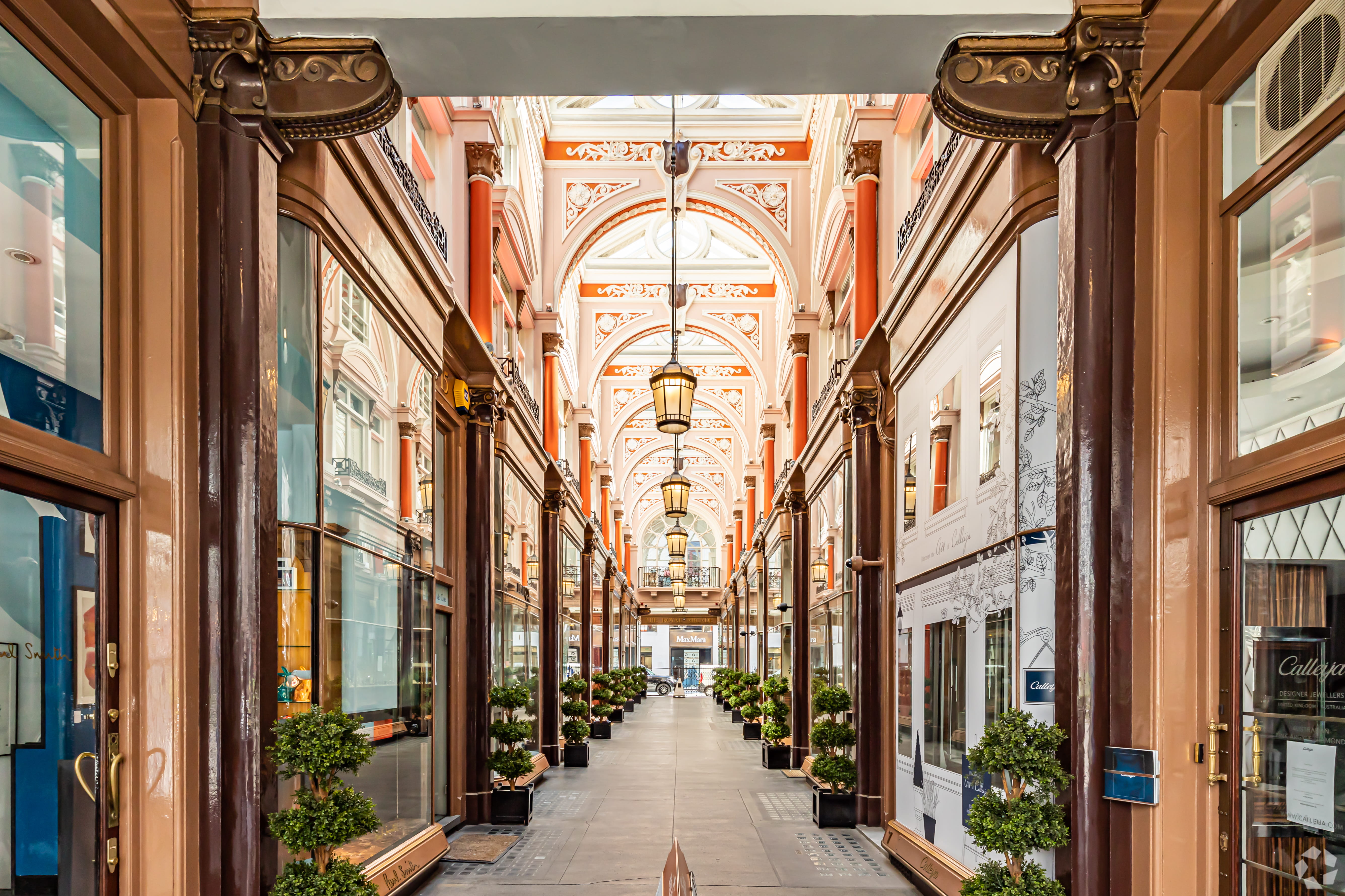 28 Old Bond St - Royal Arcade Retail Unit, Mayfair, London W1S 4QF