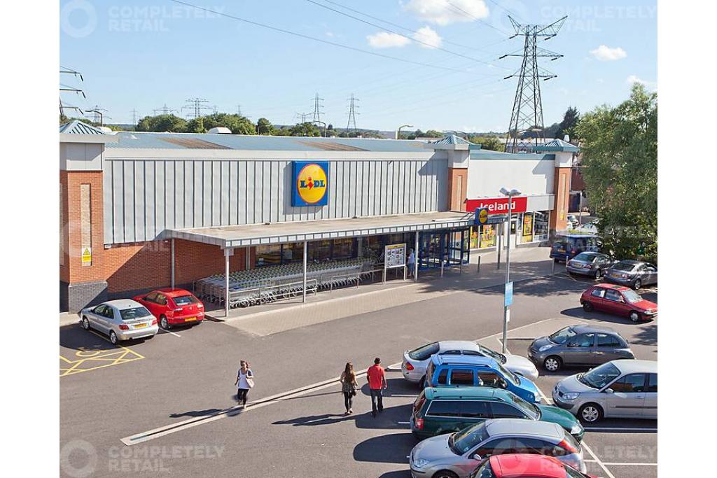 Three Bridges Retail Park, Crawley – High-Performing Roadside Warehouse Scheme