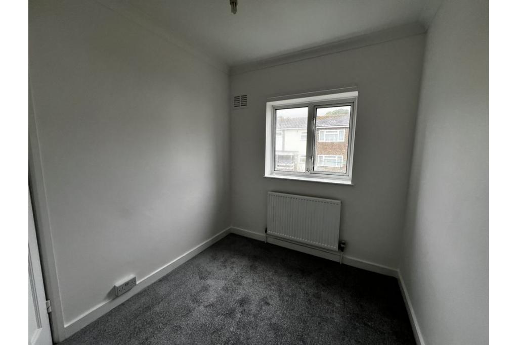 DSS Friendly | 3-Bed Mid-Terrace Home | Wyndham Road, Dover CT17