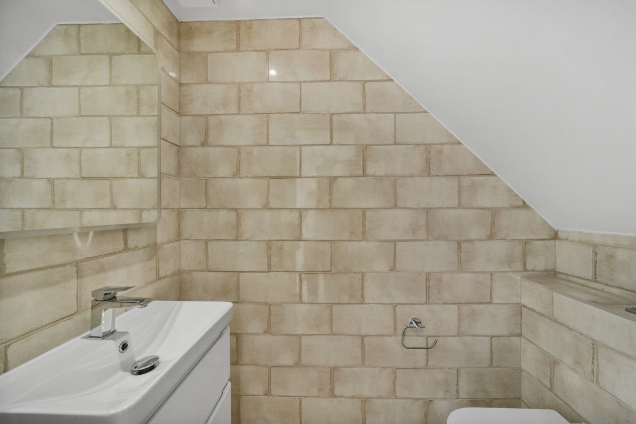 Elegant Four-Bedroom Georgian House for Sale – Chapel House Street, London E14
