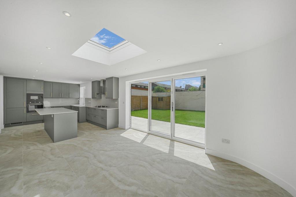 Elegant Four-Bedroom Georgian House for Sale – Chapel House Street, London E14