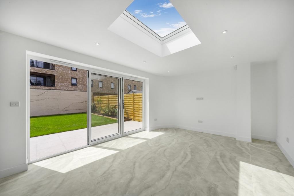 Elegant Four-Bedroom Georgian House for Sale – Chapel House Street, London E14