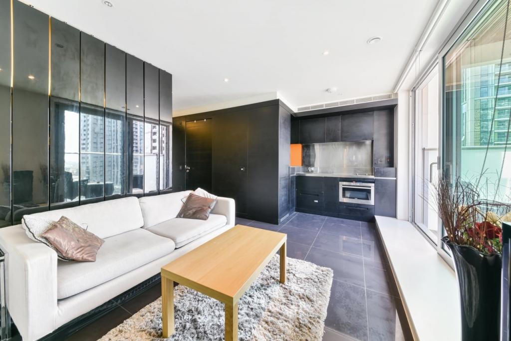 Stylish Studio Apartment with Balcony – Pan Peninsula Square, Canary Wharf E14