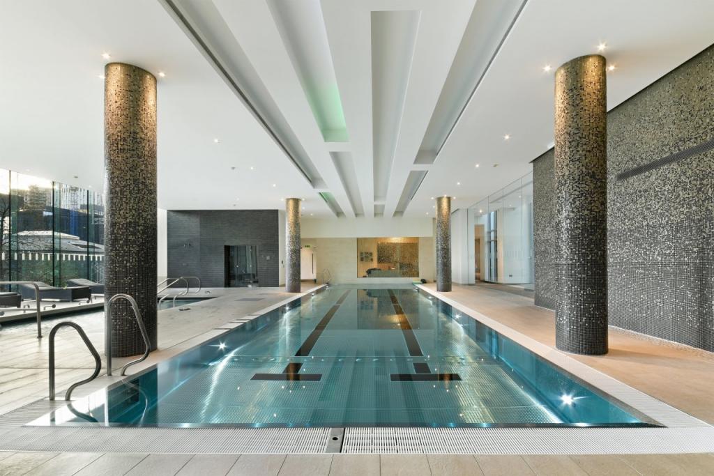 Stylish Studio Apartment with Balcony – Pan Peninsula Square, Canary Wharf E14