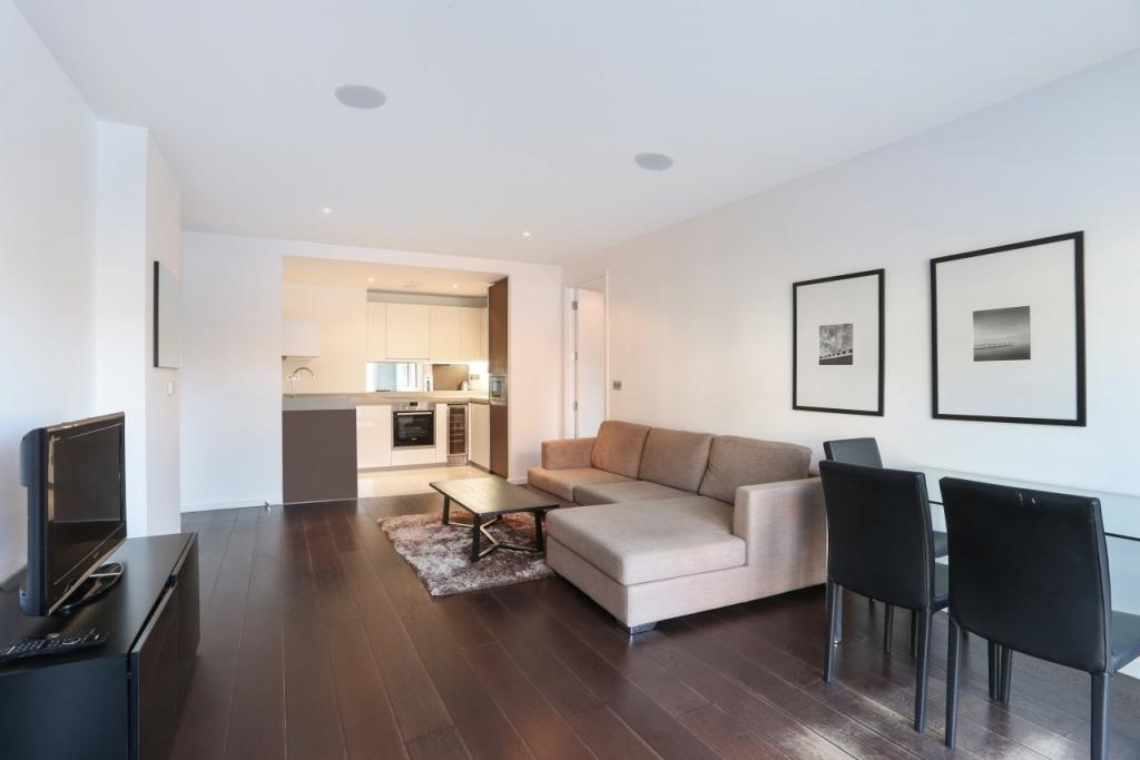Spacious Two-Bedroom Apartment with Dock Views – Baltimore Wharf, Canary Wharf E14