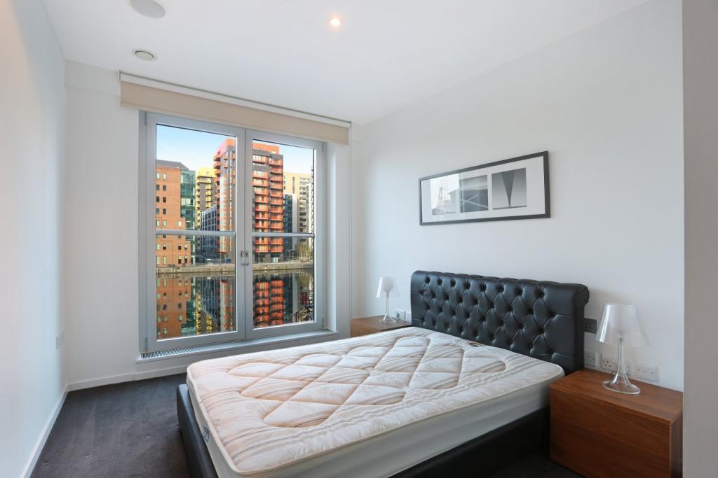 Spacious Two-Bedroom Apartment with Dock Views – Baltimore Wharf, Canary Wharf E14