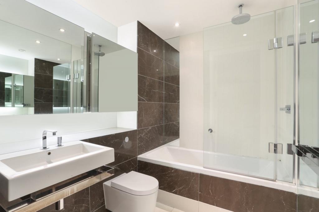Spacious Two-Bedroom Apartment with Dock Views – Baltimore Wharf, Canary Wharf E14