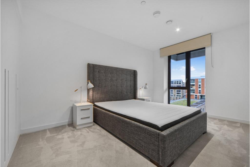 Stylish One-Bedroom Apartment – Bonnet Street, Royal Wharf, Docklands, London E16