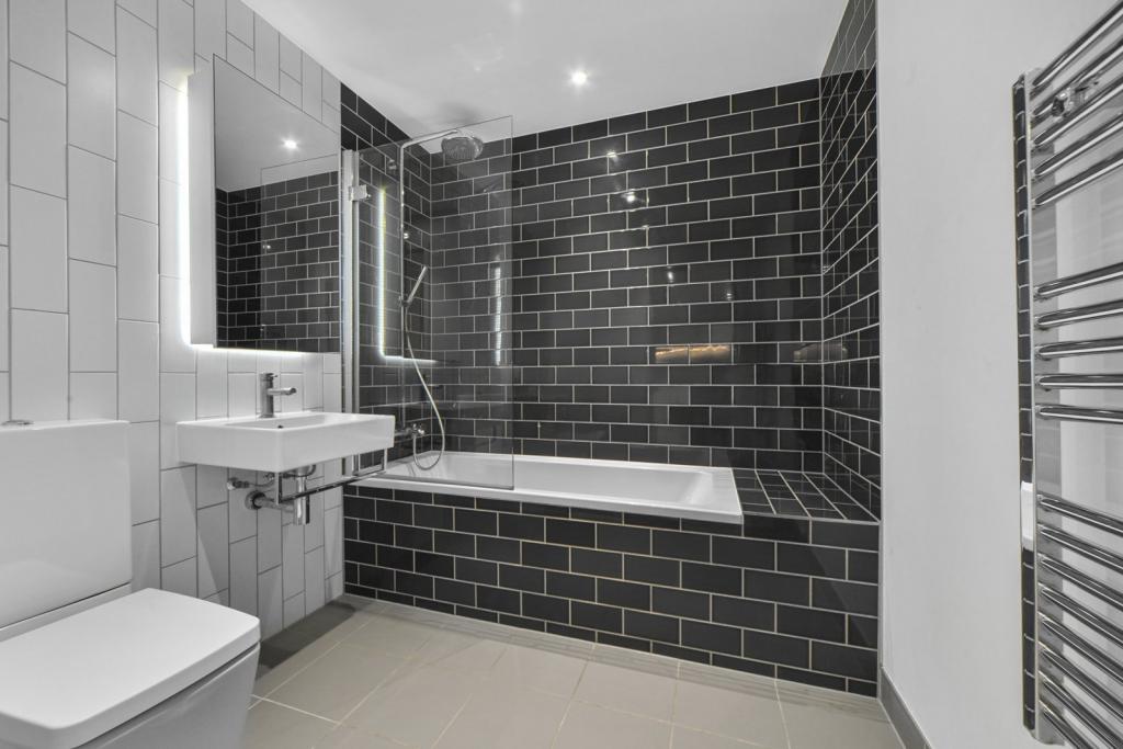 Stylish One-Bedroom Apartment – Bonnet Street, Royal Wharf, Docklands, London E16