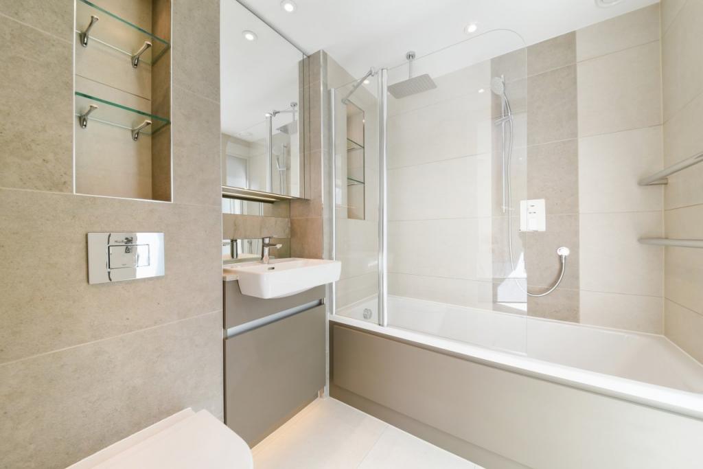Modern Two-Bedroom Apartment in Royal Arsenal Riverside – £525,000