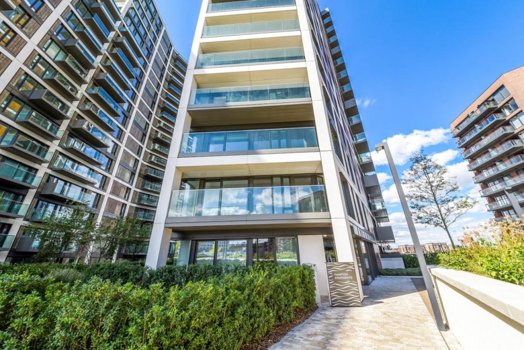 Modern Two-Bedroom Apartment in Royal Arsenal Riverside – £525,000