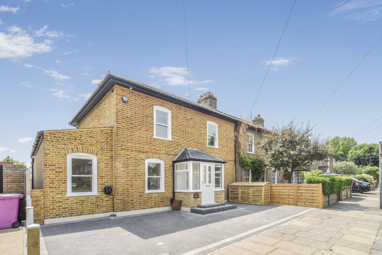 Stunning 4-Bedroom Georgian Semi-Detached House in London, E14