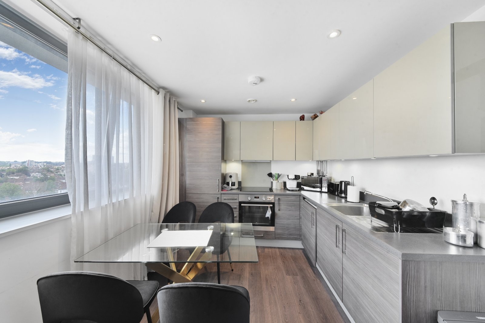 Modern Three-Bedroom Apartment to Rent – Wembley